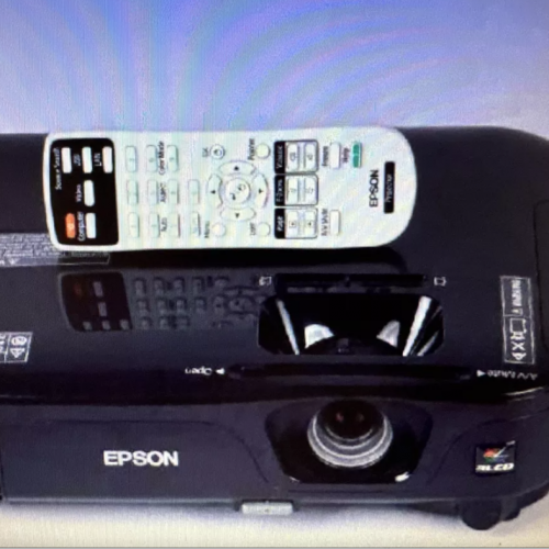 Proyector Epson H430a, Incluye,Maleta, sin cable de poder