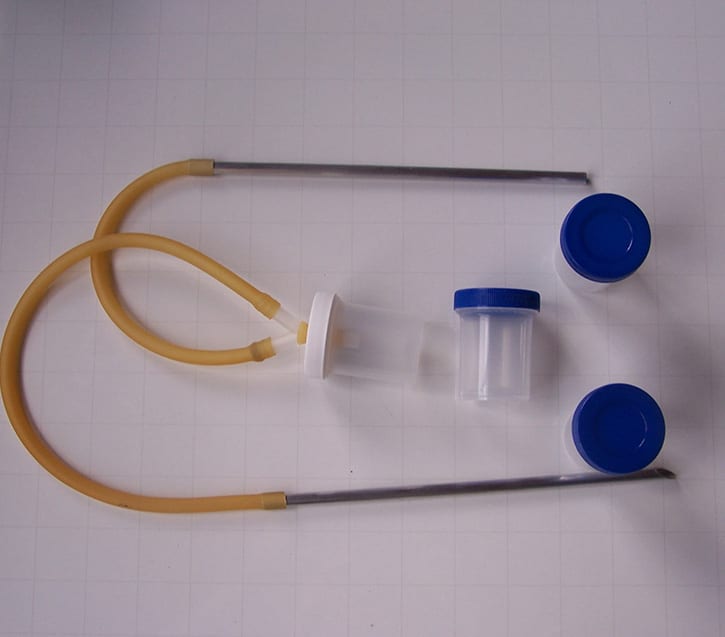 Aspirador bucal en látex Y. Marca Biologika®