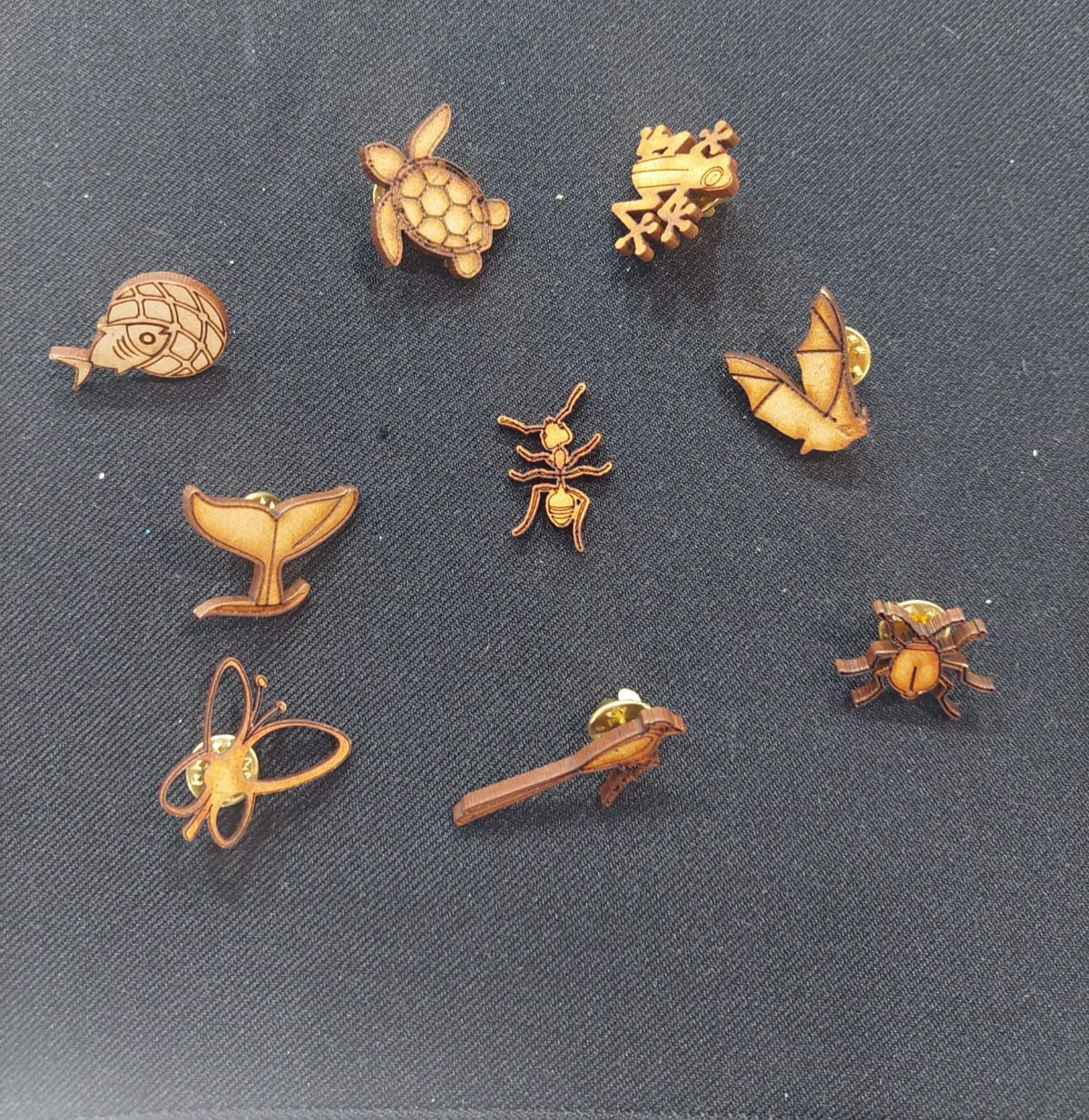 Broches o pines animales. Marca Biologika®