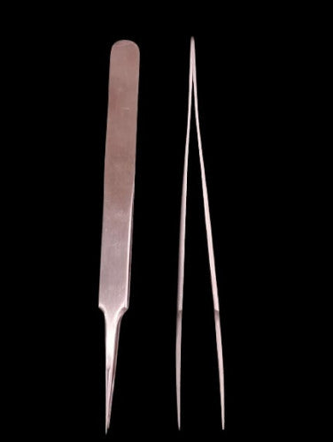 Pinza plateada acero inoxidable 1k. Punta extrafina recta tipo suizo 110 mm  (Incluye Estuche) - Biologika www.biologika.co